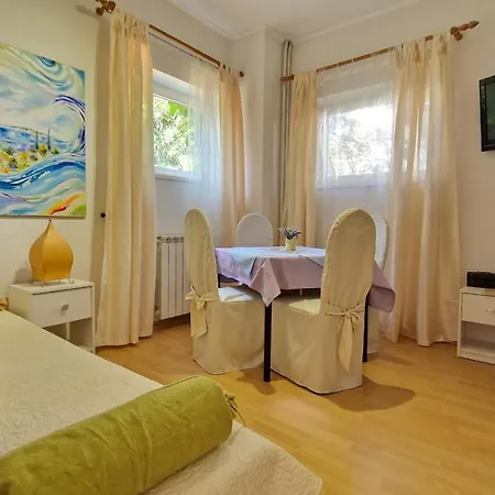 Art Ines 3* Ζαντάρ