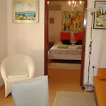 Art Ines بيت ضيافة