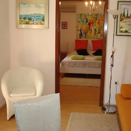 Art Ines Πανσιόν