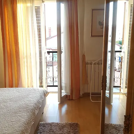 Art Ines Πανσιόν 3*