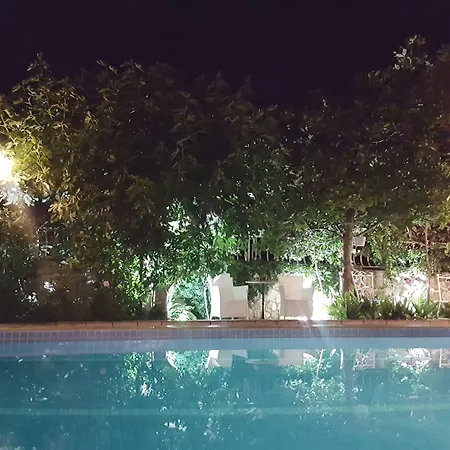 Art Ines 3* Ζαντάρ