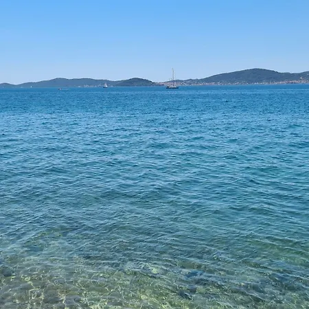 Art Ines Πανσιόν 3*