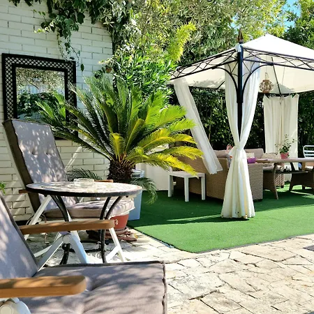 Art Ines Gæstehus 3*