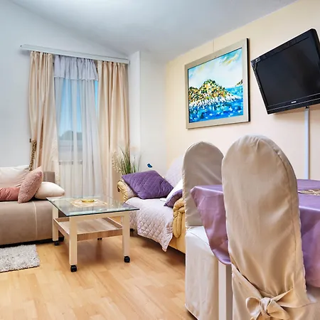 Art Ines 3* Ζαντάρ